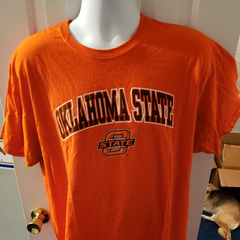 Oaklahoma state football T-shirt